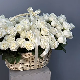 Корзина из 121 премиальной розы
