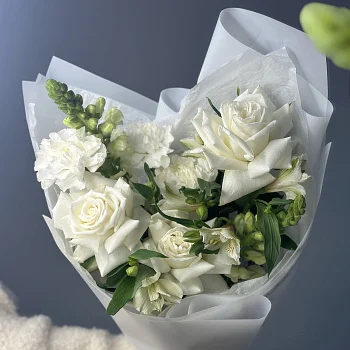Сборный букет Белый комплимент