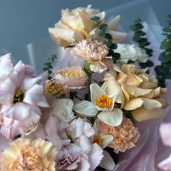 Сборный букет Абрикосовый M