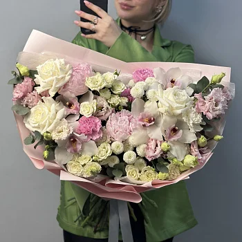 Сборный букет с пионом Цветущий сад L