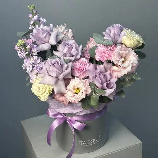 Букет в шляпной коробке Пурпур L