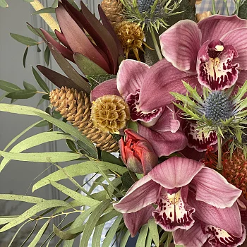 Мужской букет с орхидеей и нутаном