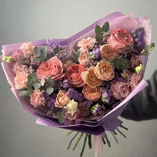 Сборный букет Черничный пай M