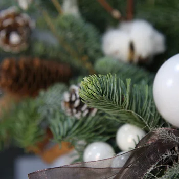 Натуральная зимняя композиция M