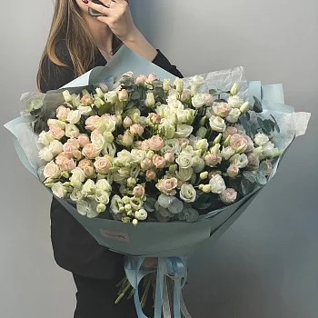 Дуо-букет эустомы и кустовой розы