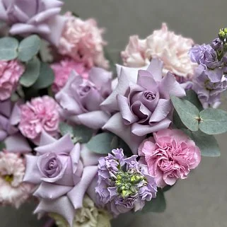 Букет в шляпной коробке Пурпур L