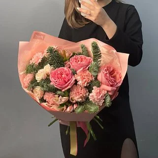 Розовый зимний букет М