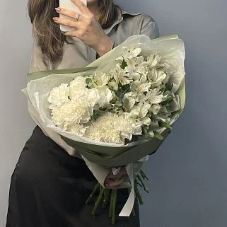 Белый дуо-букет альстромерий и гвоздик M