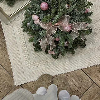 Ёлочка с розово-лиловым декором