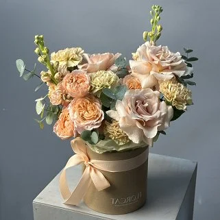 Букет в шляпной коробке Поздний завтрак M