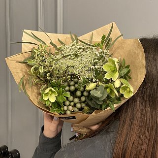 Сборный букет Зеленый в крафте S