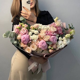 Сборный букет с пионом Ванильный сироп L