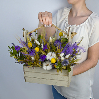 Букет сухоцветов в ящичке