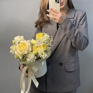 Букет в шляпной коробке Лимонный сад S