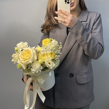 Букет в шляпной коробке Лимонный сад S