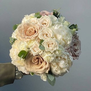 Свадебный букет невесты Бежевый классический