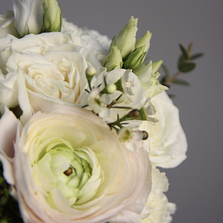 Свадебный букет невесты в светлых оттенках