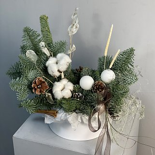 Натуральная зимняя композиция S