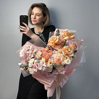 Сборный букет Абрикосовый L