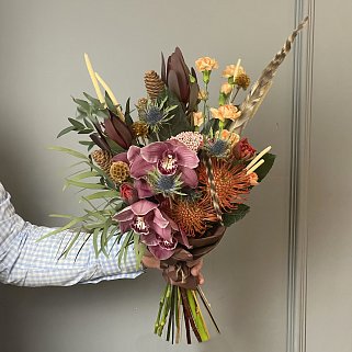 Мужской букет с орхидеей и нутаном