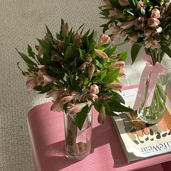 Интерьерный букет из 7 розовых альстромерий