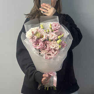 Букет из 5 розовых эустом