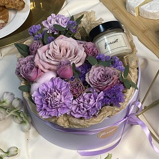 Цветочная композиция со свечой Пурпур L