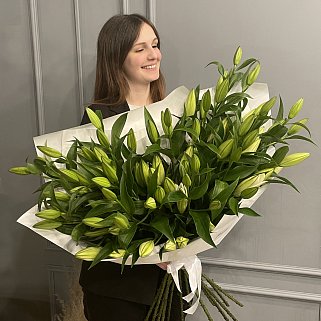 Букет из 15 белых лилий