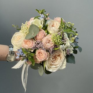 Свадебный букет невесты с незабудками