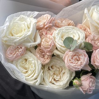 Дуо-букет роз Playa Blanca и Bombastic M