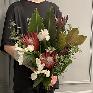 Мужской букет с протеей