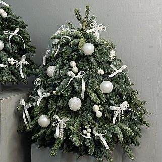 Ёлочка с белым декором M