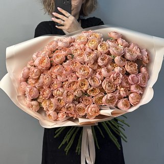 Букет из 35 кустовых пионовидных роз Juliet