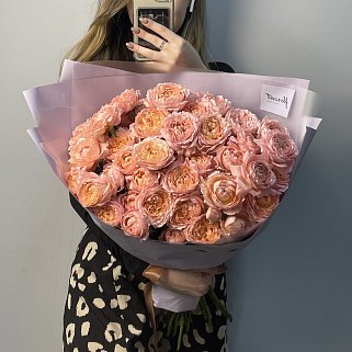 Букет из 15 кустовых пионовидных роз Juliet