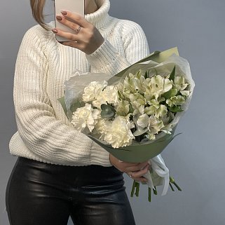 Белый дуо-букет альстромерий и гвоздик S