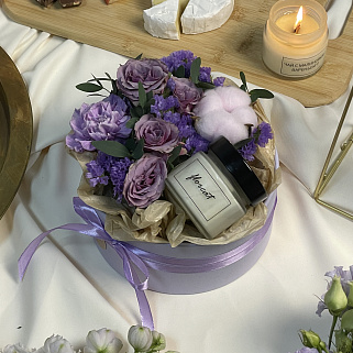 Цветочная композиция со свечой Пурпур S