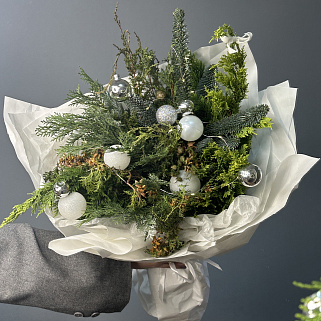 Зимний букет Сноуквин M