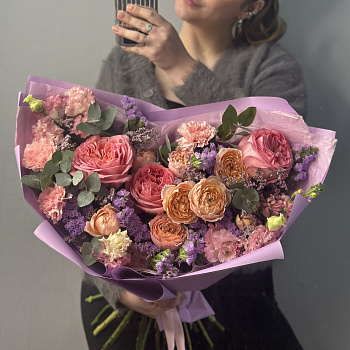 Сборный букет Черничный пай M