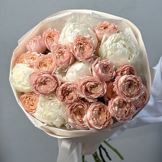 Дуо-букет пионов и роз Juliet M