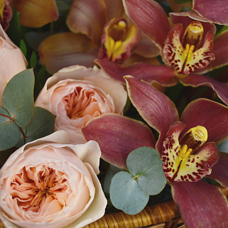 Корзина с орхидеями Амур