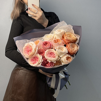 Букет пионовидных роз (микс)