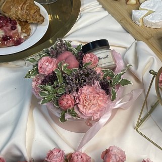 Цветочная композиция со свечой Пинк S