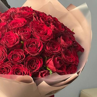 Букет из 51 красной розы 40см (Кения)