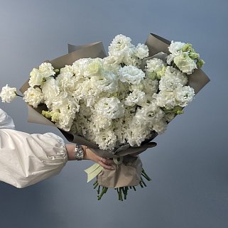 Букет из 21 белой эустомы