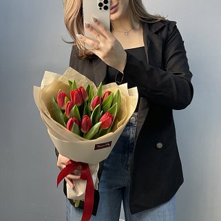 Букет из 9 красных тюльпанов