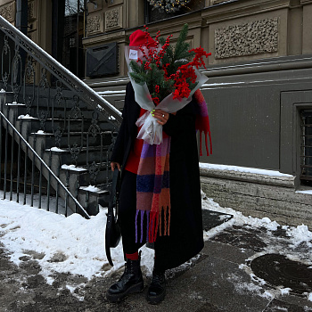 Алый зимний букет