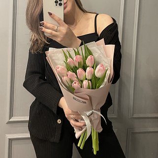 Букет из 11 розовых тюльпанов