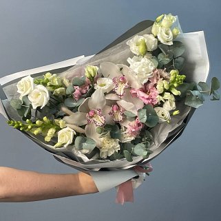 Сборный букет Совершенство M