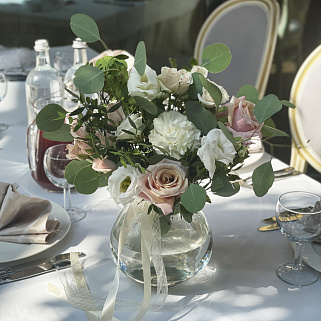 Персиковый букет на стол гостей