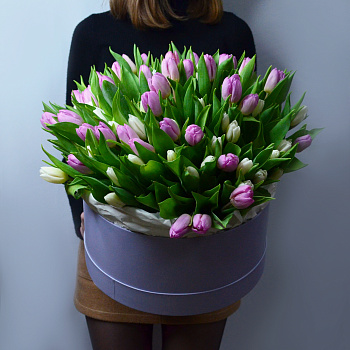 Букет из 101 тюльпана в шляпной коробке